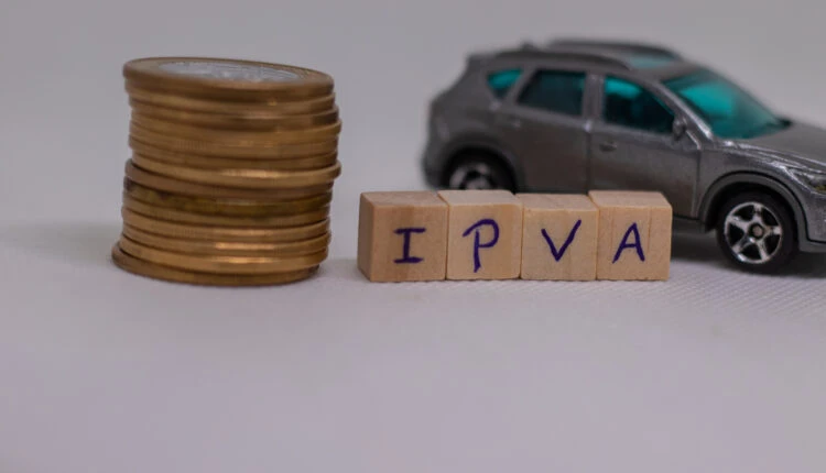 Pagar o IPVA 2026 com cartão de crédito: taxas, cuidados e se realmente compensa